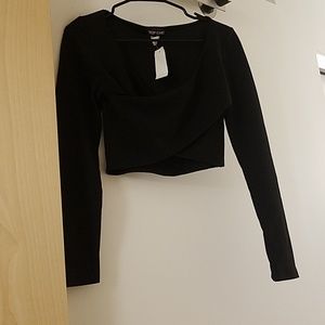 Black long sleeve crop top